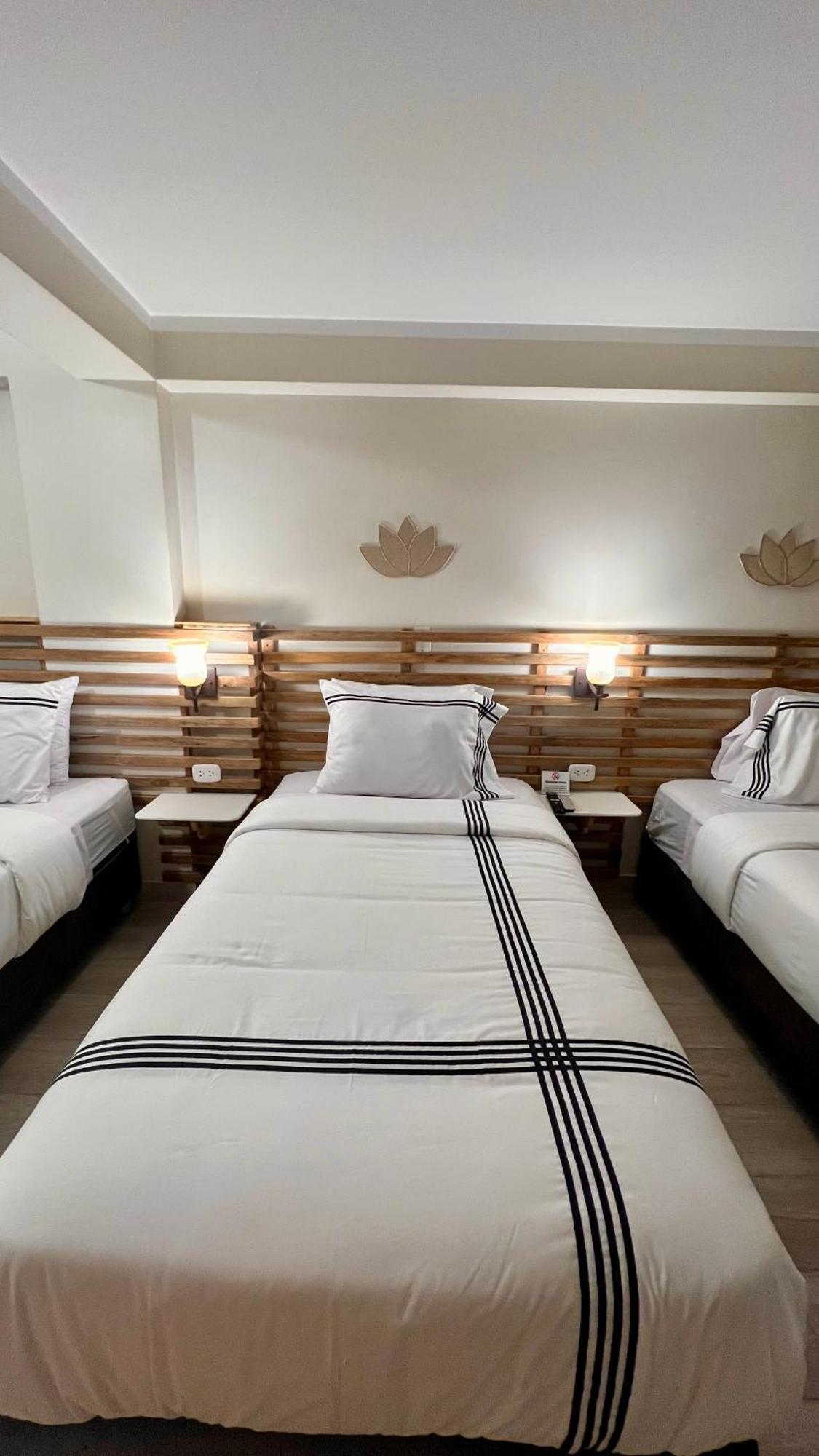 Hotel Aloha Chala Extérieur photo